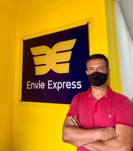Márcio Dourado, proprietário da empresa de envios Envie Express