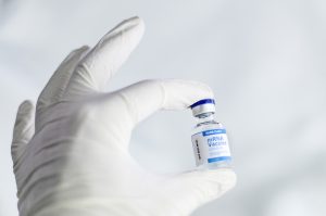 Vacina, um dos itens proibidos dos Correios 