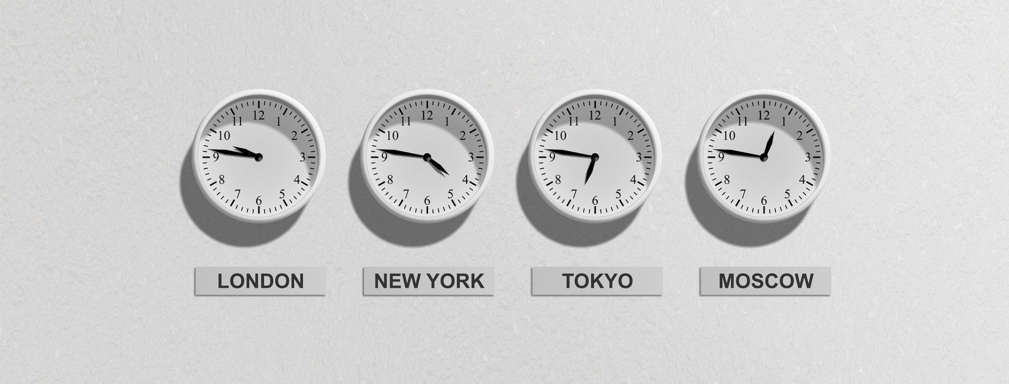Relógios mostrando os prazos de envios internacionais