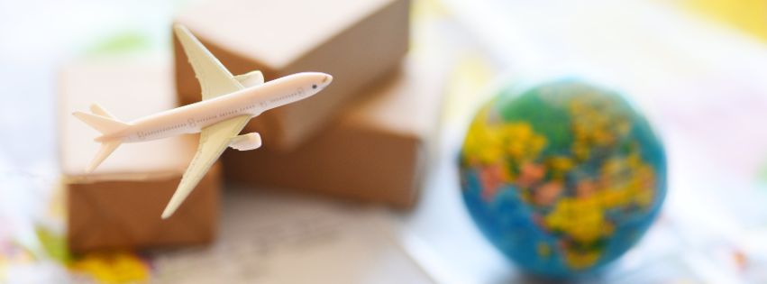 Avião realizando envios internacionais