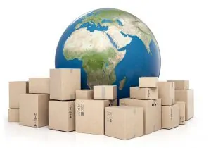Caixas na frente do mundo mostrando os prazos de envios internacionais